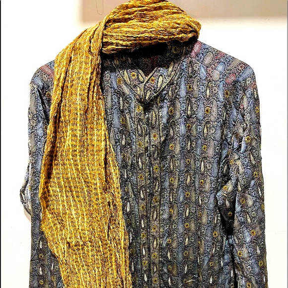 Rich Grey Brocade Silk  Sherwani with Stole - Picture 9 of 16